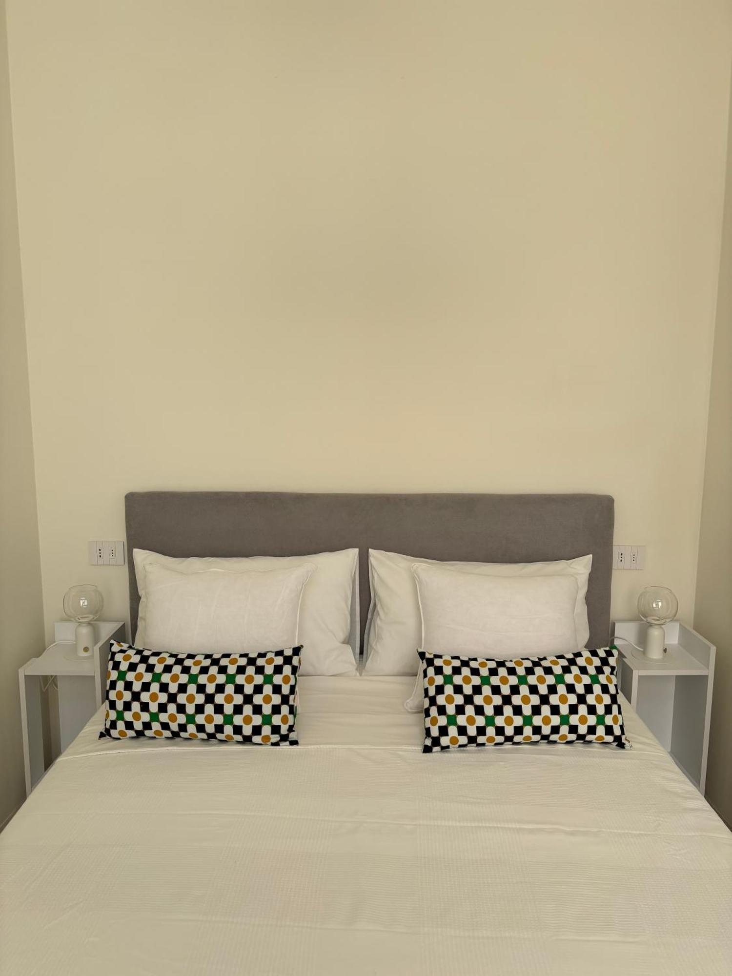 Alora Boutique Suites レッチェ エクステリア 写真