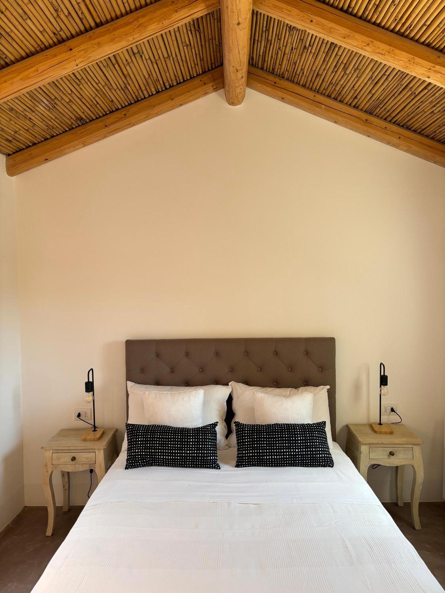 Alora Boutique Suites レッチェ エクステリア 写真